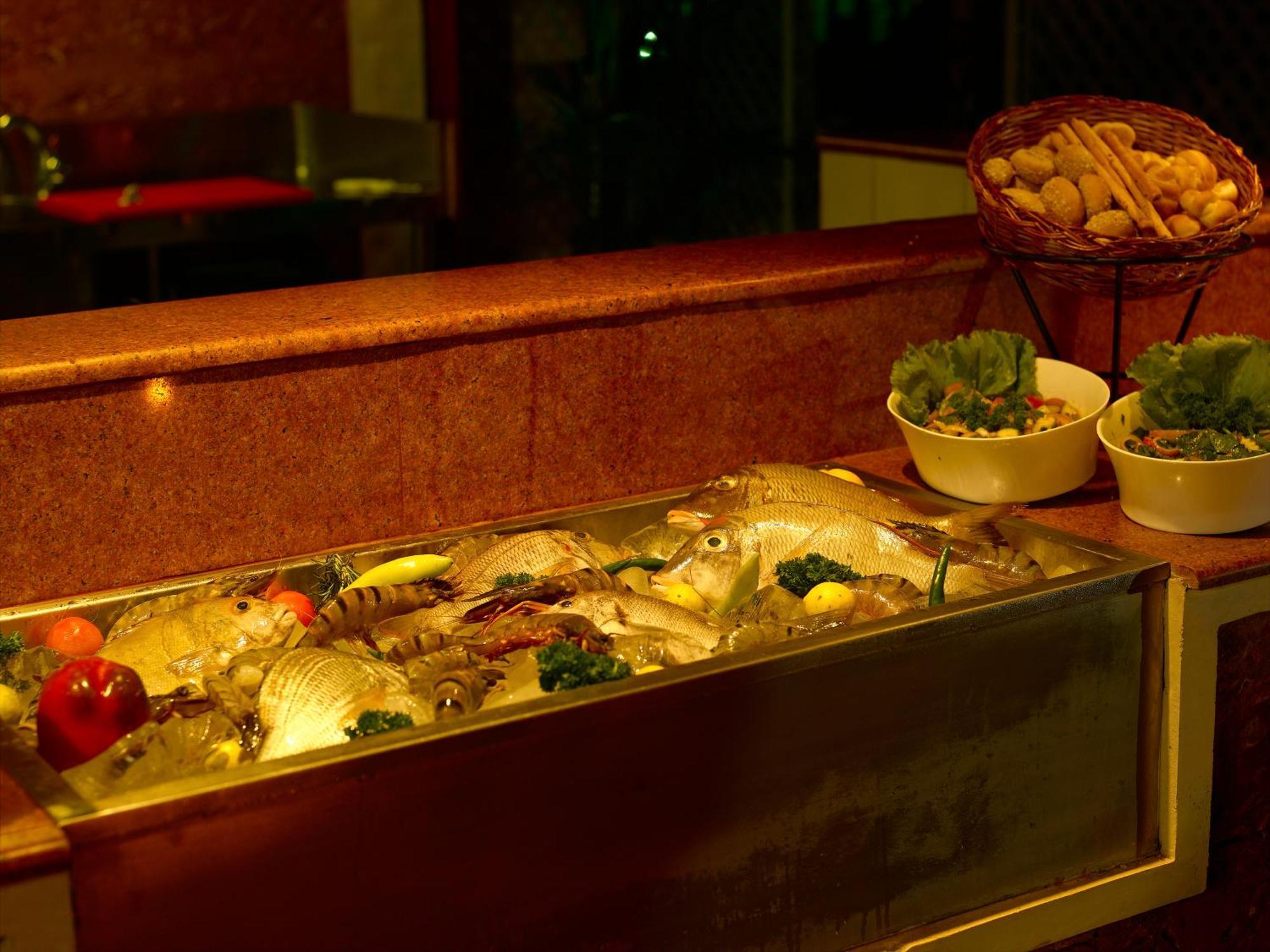 Vivanta Ernakulam, Marine Drive Kochi Nhà hàng bức ảnh